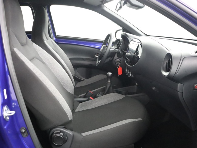 Toyota Aygo X - 1.0 VVT-i MT Play