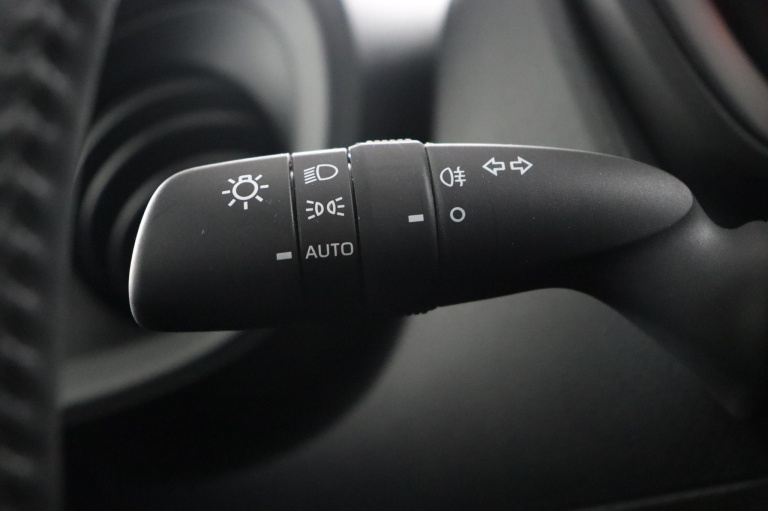 Toyota Aygo X - 1.0 VVT-i MT Play 27