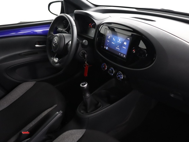 Toyota Aygo X - 1.0 VVT-i MT Play