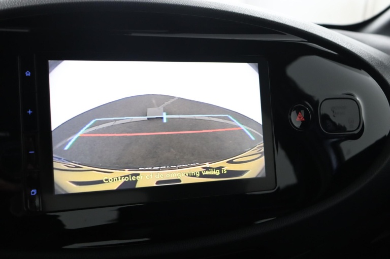 Toyota Aygo X - 1.0 VVT-i MT Play 8