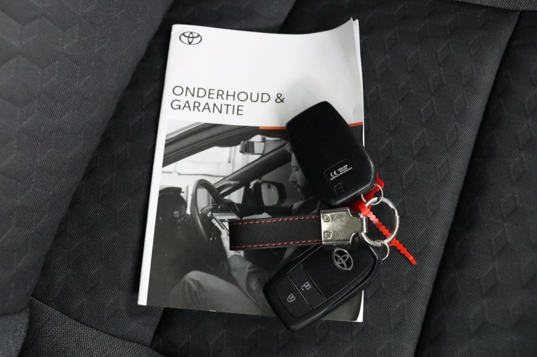 Toyota Yaris - 1.5 Hybrid First Edition 11