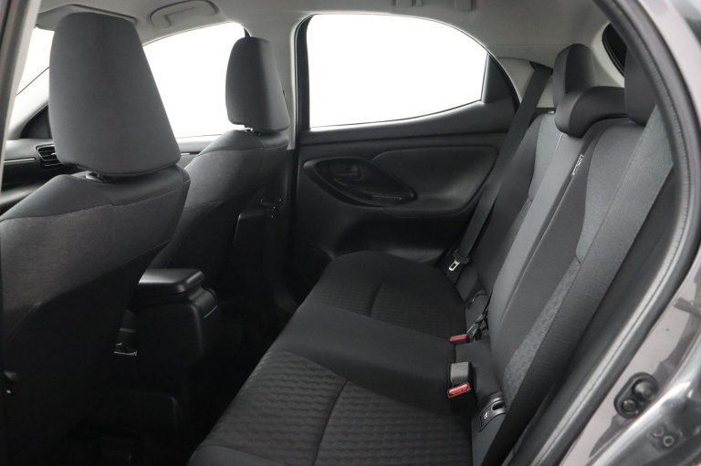 Toyota Yaris - 1.5 Hybrid First Edition 18