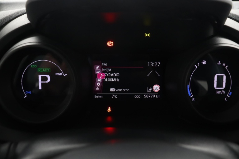 Toyota Yaris - 1.5 Hybrid First Edition 43