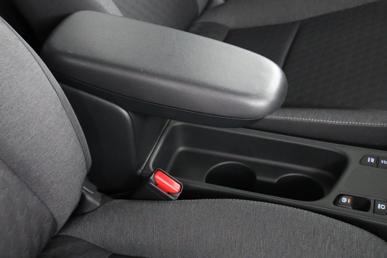 Toyota Yaris - 1.5 Hybrid First Edition 58