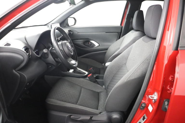 Toyota Yaris Cross - 1.5 Hybrid First Edition 16