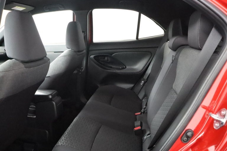 Toyota Yaris Cross - 1.5 Hybrid First Edition 17