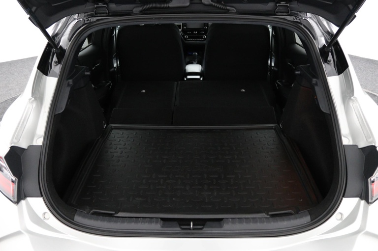 Toyota Corolla - 2.0 Hybrid Bi-tone 24