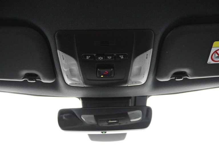 Toyota Corolla - 2.0 Hybrid Bi-tone 30