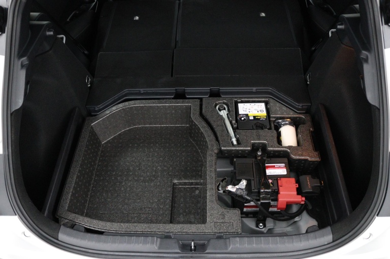 Toyota Corolla - 2.0 Hybrid Bi-tone 31