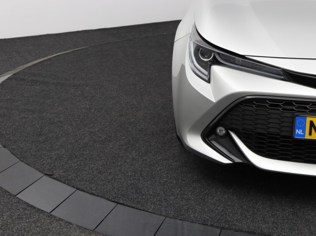 Toyota Corolla - 2.0 Hybrid Bi-tone