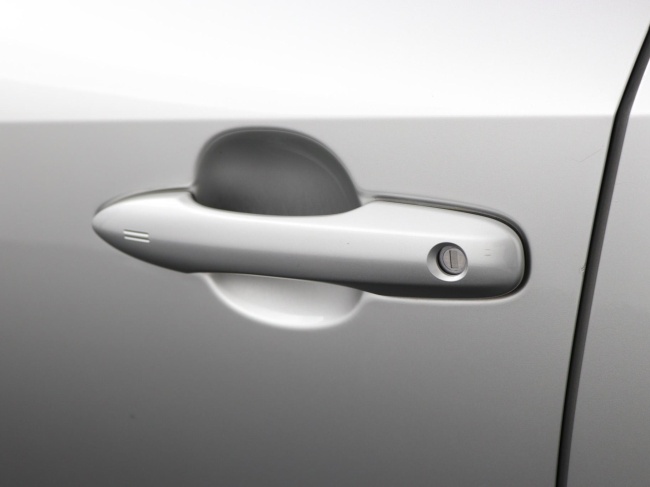 Toyota Corolla - 2.0 Hybrid Bi-tone