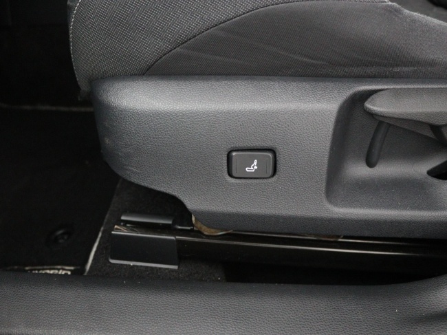 Toyota Corolla - 2.0 Hybrid Bi-tone