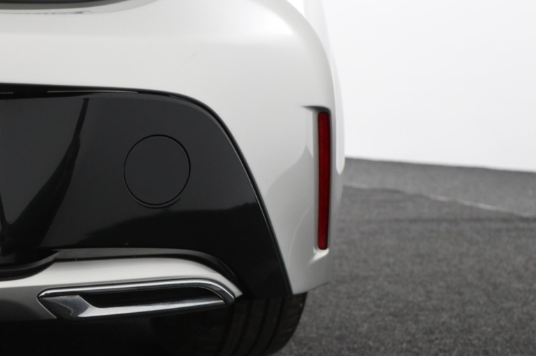 Toyota Corolla - 2.0 Hybrid Bi-tone 39