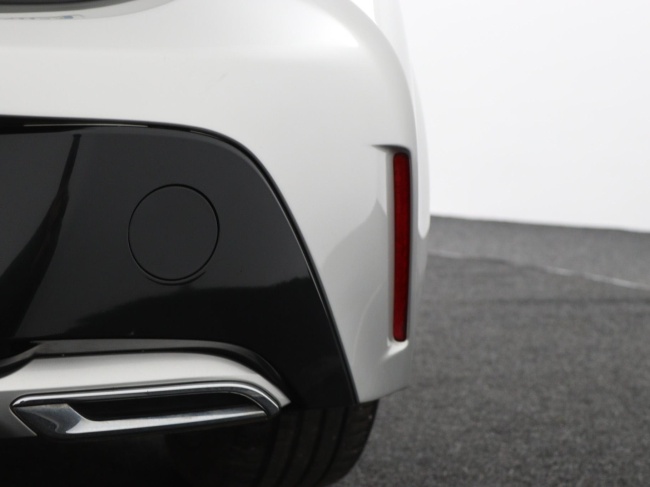 Toyota Corolla - 2.0 Hybrid Bi-tone