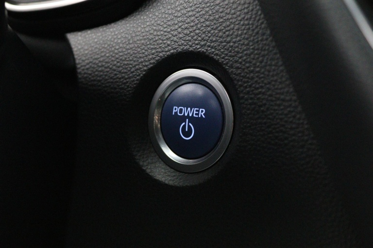 Toyota Corolla - 2.0 Hybrid Bi-tone 40