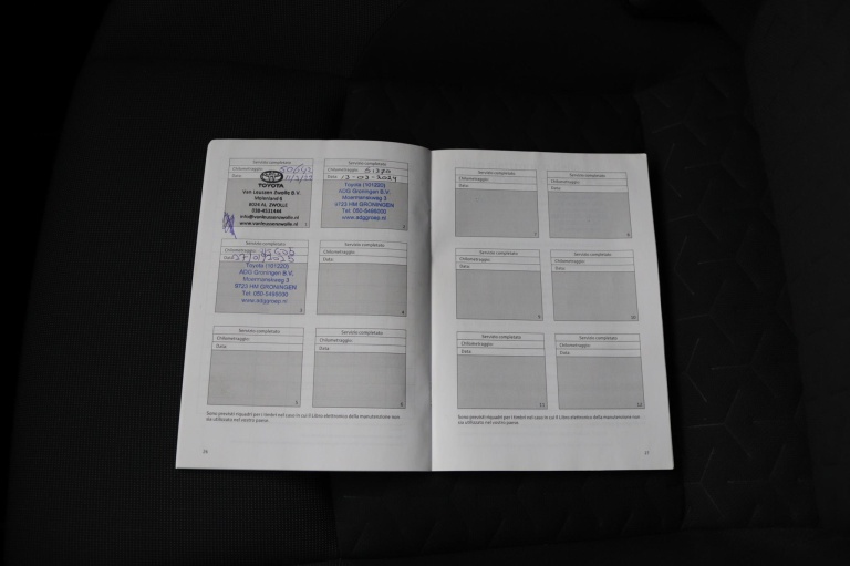 Toyota Corolla - 2.0 Hybrid Bi-tone 46