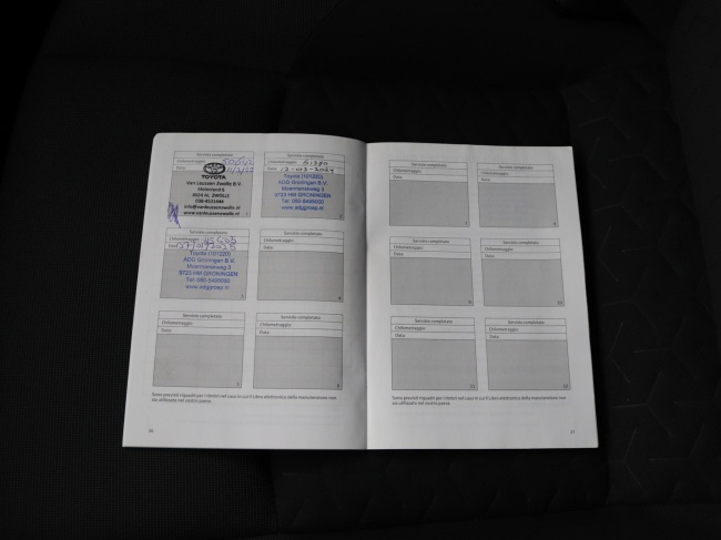 Toyota Corolla - 2.0 Hybrid Bi-tone