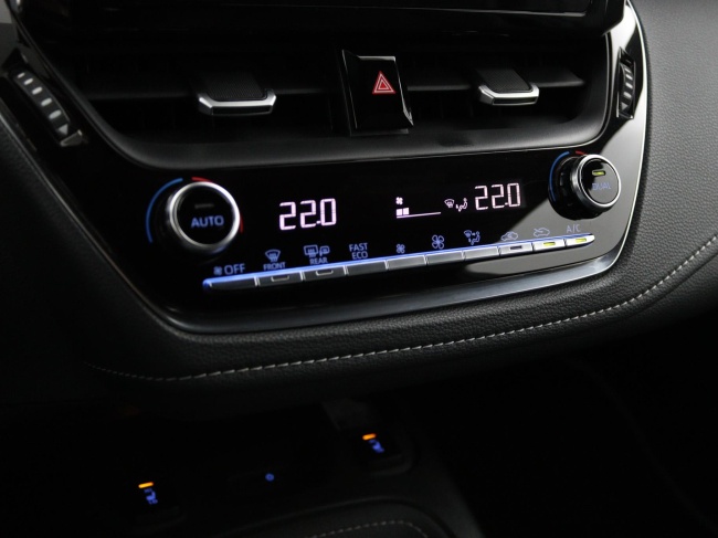 Toyota Corolla - 2.0 Hybrid Bi-tone