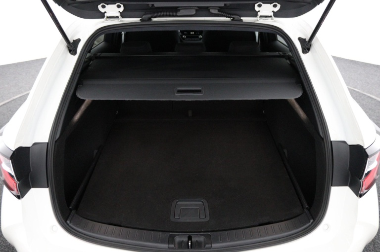 Toyota Corolla Touring Sports - 1.8 Hybrid 23