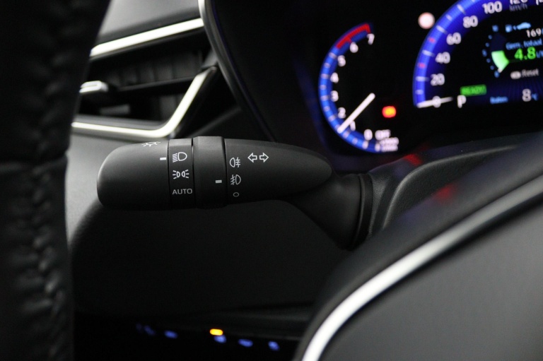 Toyota Corolla Touring Sports - 1.8 Hybrid 30