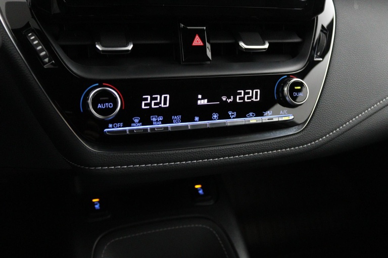 Toyota Corolla Touring Sports - 1.8 Hybrid 7