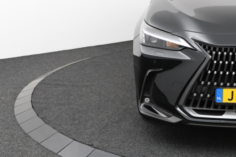 Lexus NX - 450h+ AWD Executive Line 36