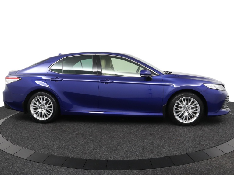 Toyota Camry - 2.5 Hybrid Executive 12