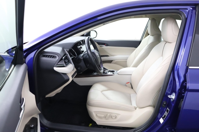 Toyota Camry - 2.5 Hybrid Executive 16