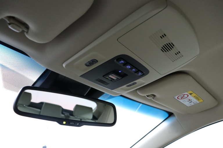 Toyota Camry - 2.5 Hybrid Executive 28