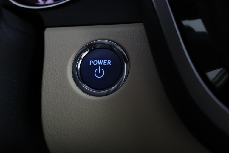 Toyota Camry - 2.5 Hybrid Executive 33