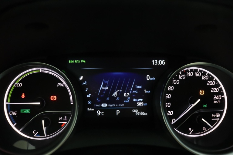 Toyota Camry - 2.5 Hybrid Executive 6