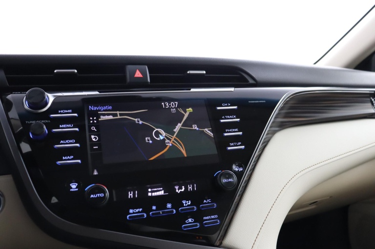 Toyota Camry - 2.5 Hybrid Premium 23