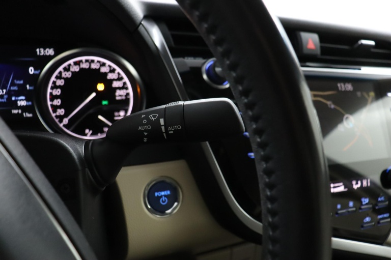 Toyota Camry - 2.5 Hybrid Premium 27