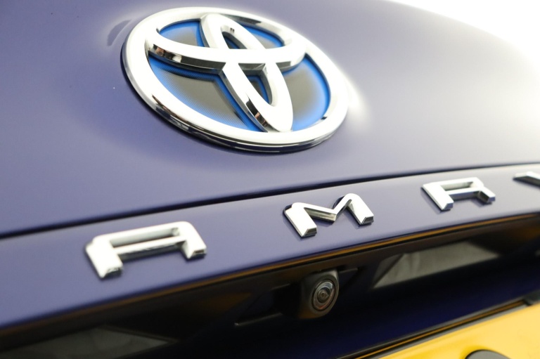 Toyota Camry - 2.5 Hybrid Premium 32