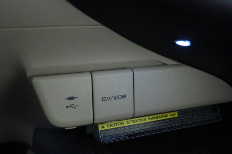 Toyota Camry - 2.5 Hybrid Premium 34