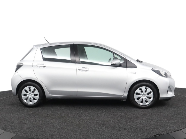 Toyota Yaris - 1.5 Full Hybrid Aspiration 12