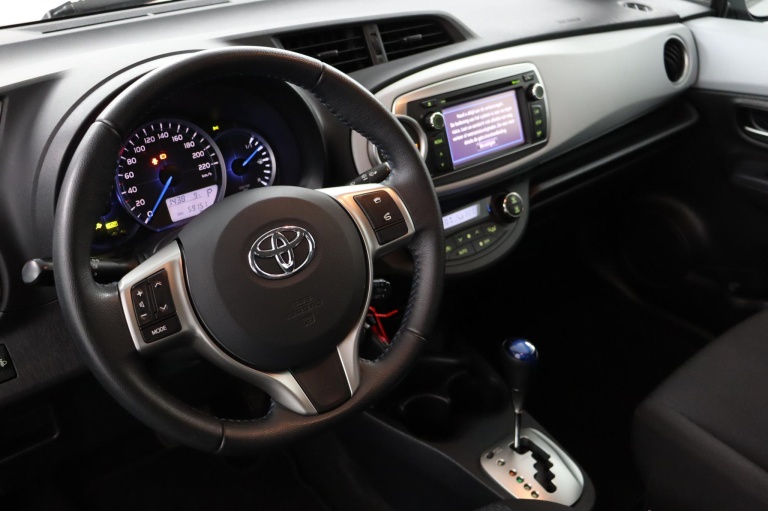 Toyota Yaris - 1.5 Full Hybrid Aspiration 18