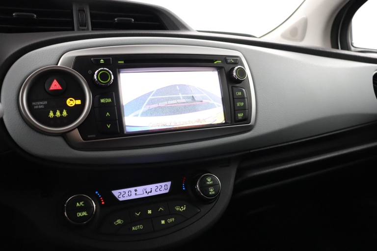 Toyota Yaris - 1.5 Full Hybrid Aspiration 8