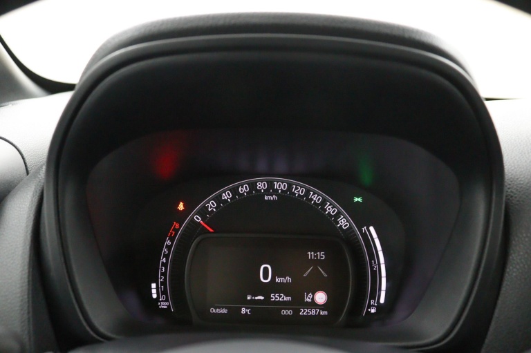 Toyota Aygo X - 1.0 VVT-i MT Play 12