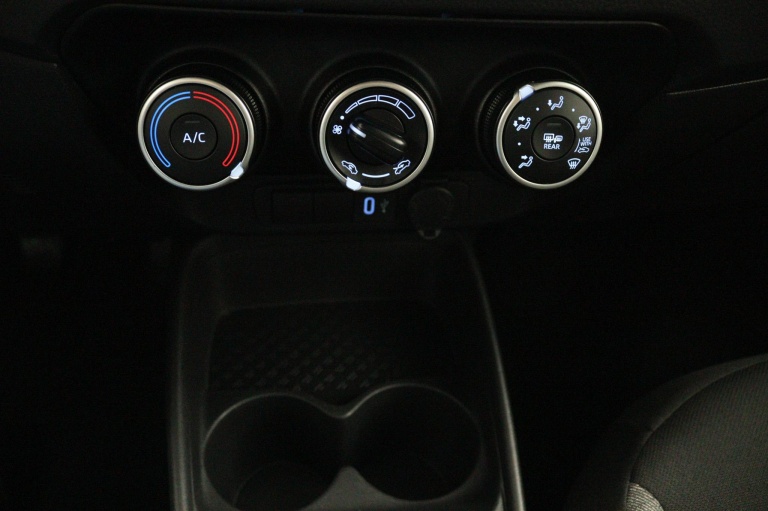 Toyota Aygo X - 1.0 VVT-i MT Play 13