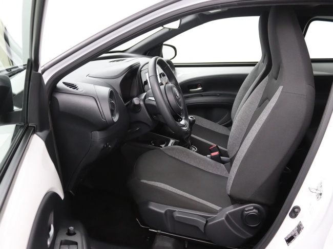 Toyota Aygo X - 1.0 VVT-i MT Play