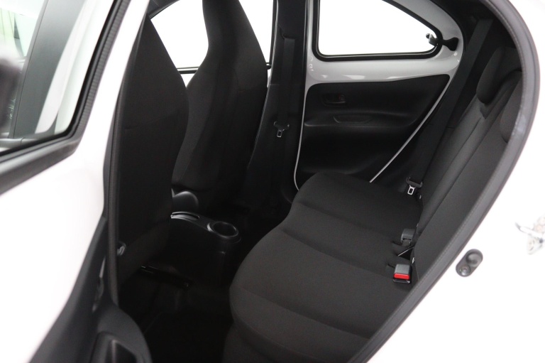 Toyota Aygo X - 1.0 VVT-i MT Play 19