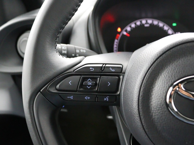 Toyota Aygo X - 1.0 VVT-i MT Play