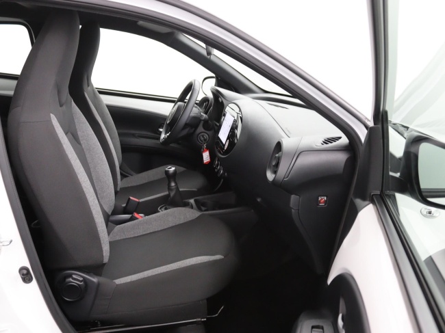 Toyota Aygo X - 1.0 VVT-i MT Play