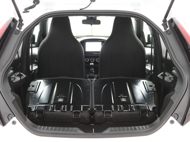 Toyota Aygo X - 1.0 VVT-i MT Play