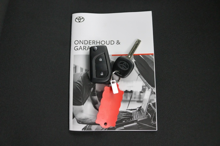 Toyota Aygo X - 1.0 VVT-i MT Play 38