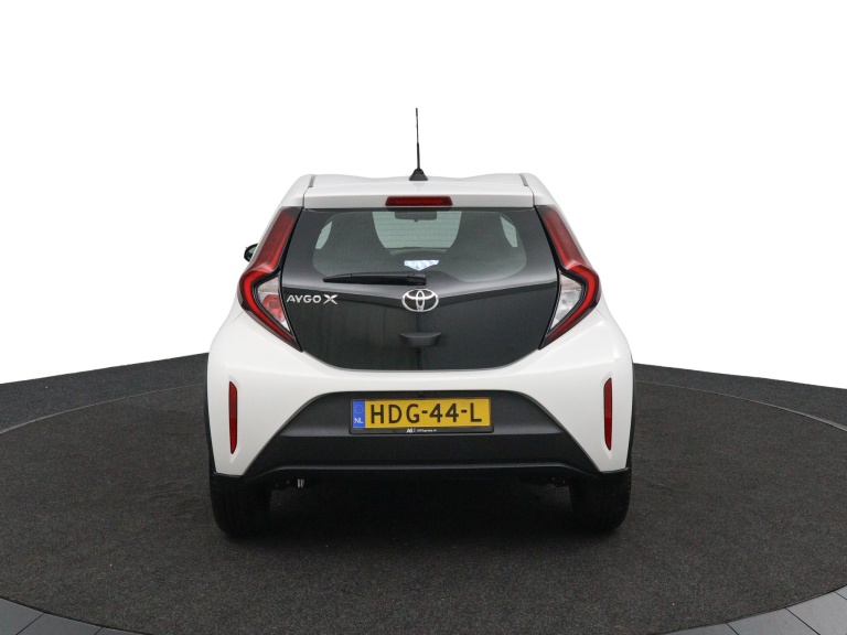 Toyota Aygo X - 1.0 VVT-i MT Play 6