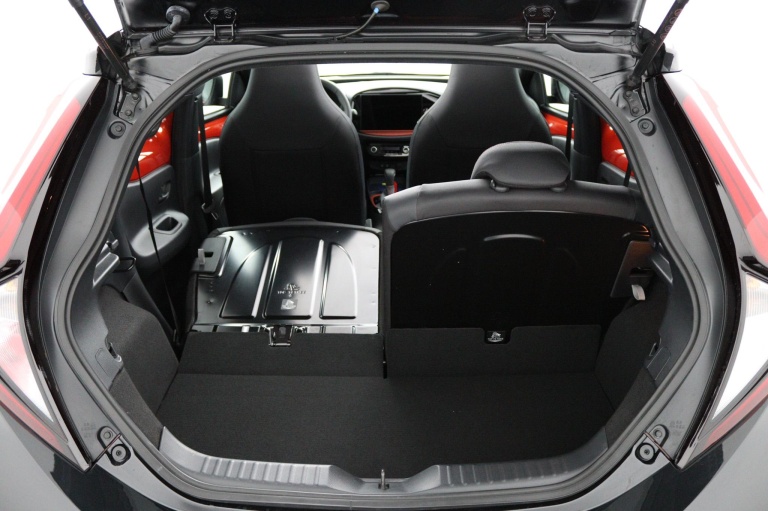 Toyota Aygo X - 1.0 VVT-i S-CVT Premium 24