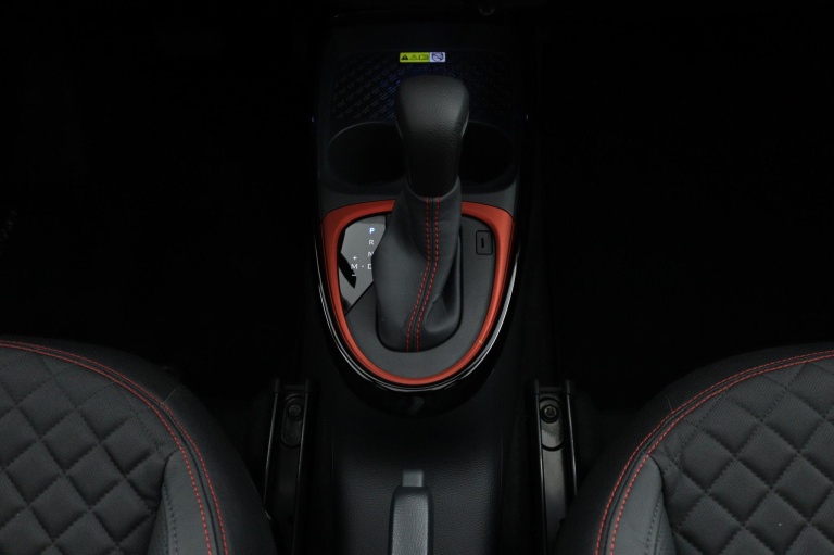 Toyota Aygo X - 1.0 VVT-i S-CVT Premium 26