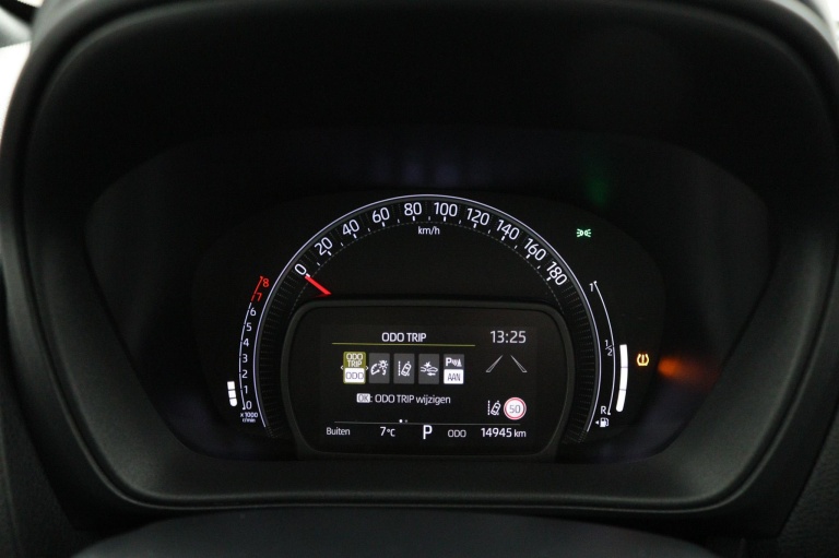 Toyota Aygo X - 1.0 VVT-i S-CVT Premium 6